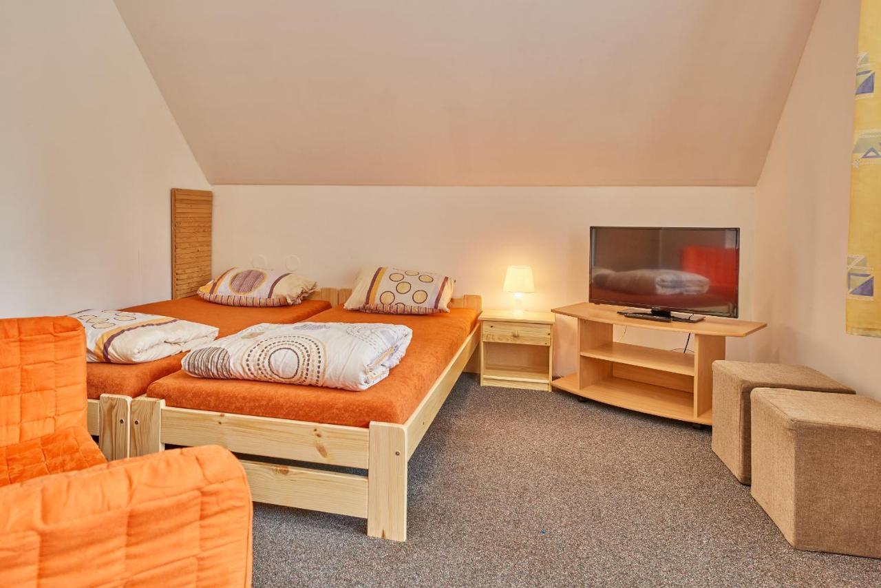 Camp Dolce Hotel ทรุตนอฟ ภายนอก รูปภาพ