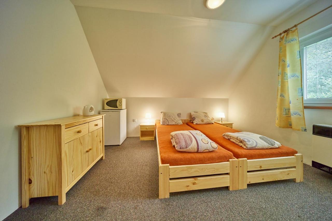 Camp Dolce Hotel ทรุตนอฟ ภายนอก รูปภาพ