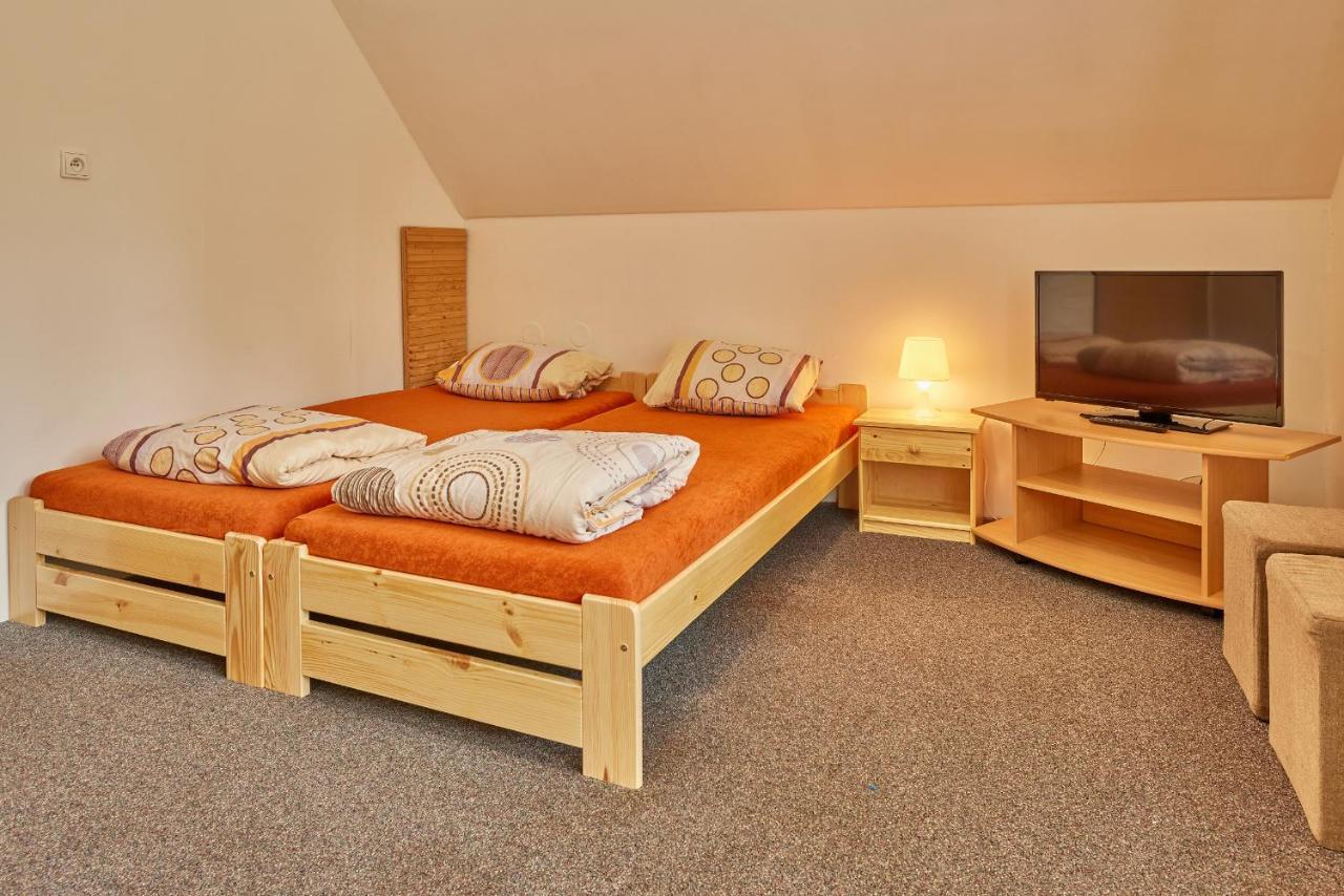 Camp Dolce Hotel ทรุตนอฟ ภายนอก รูปภาพ