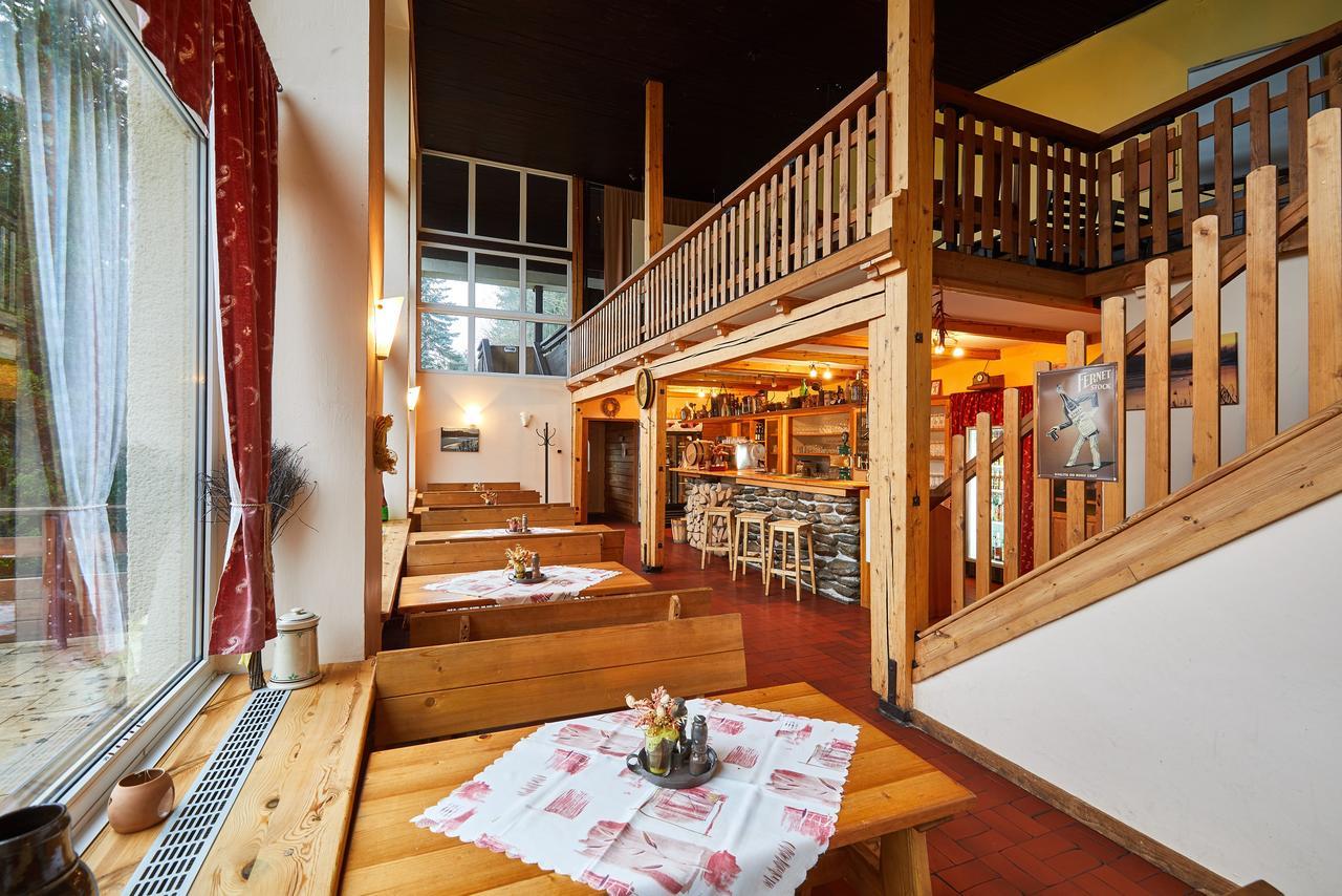 Camp Dolce Hotel ทรุตนอฟ ภายนอก รูปภาพ